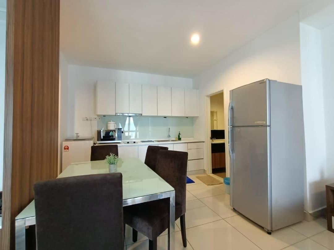 Family Suites At Mansion One By Maj George Town Exterior photo