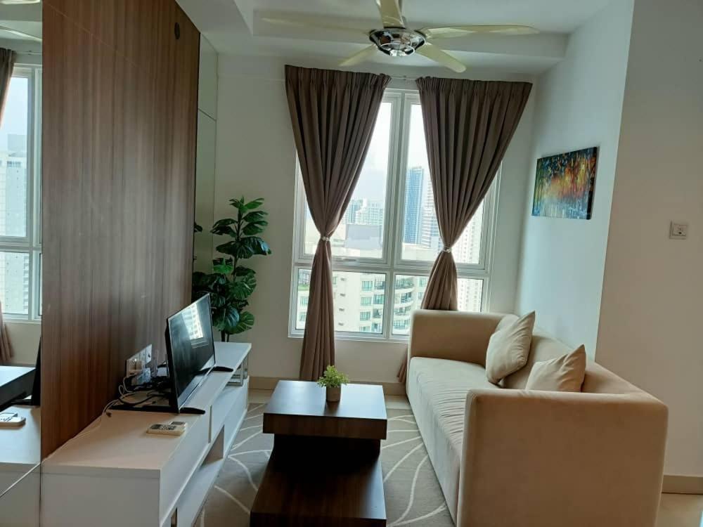 Family Suites At Mansion One By Maj George Town Exterior photo