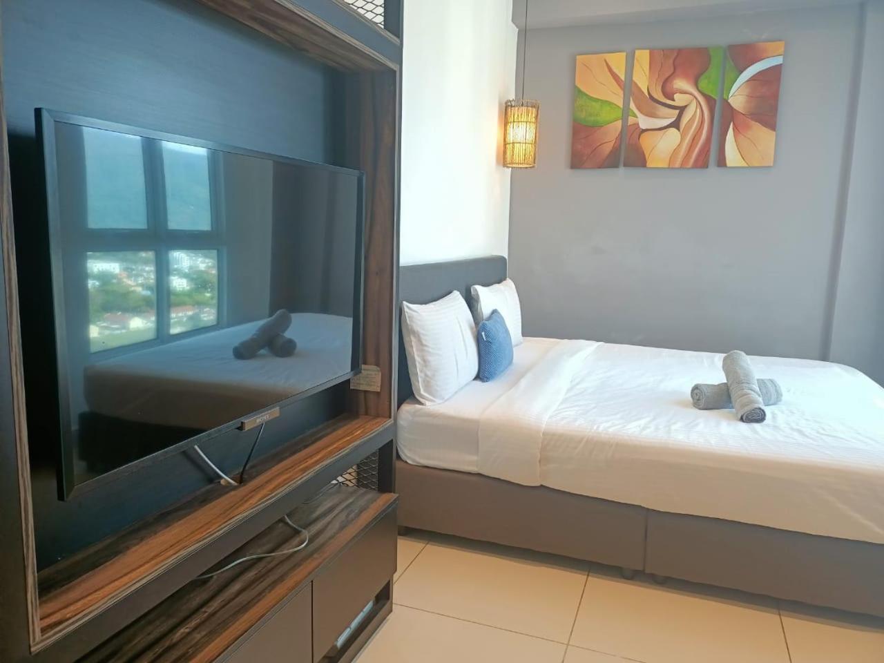 Family Suites At Mansion One By Maj George Town Exterior photo