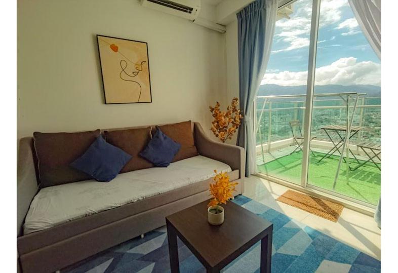 Family Suites At Mansion One By Maj George Town Exterior photo