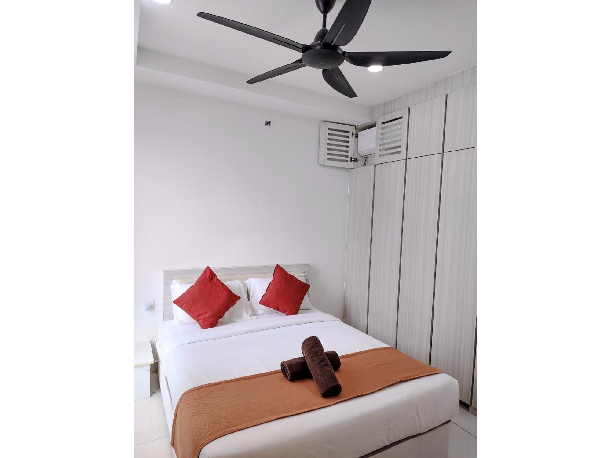 Family Suites At Mansion One By Maj George Town Exterior photo